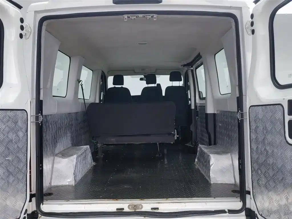 Iveco Daily 2021 2.0T Manual Short Wheelbase Low Roof Side Sliding Door F1A — миниатюра 16