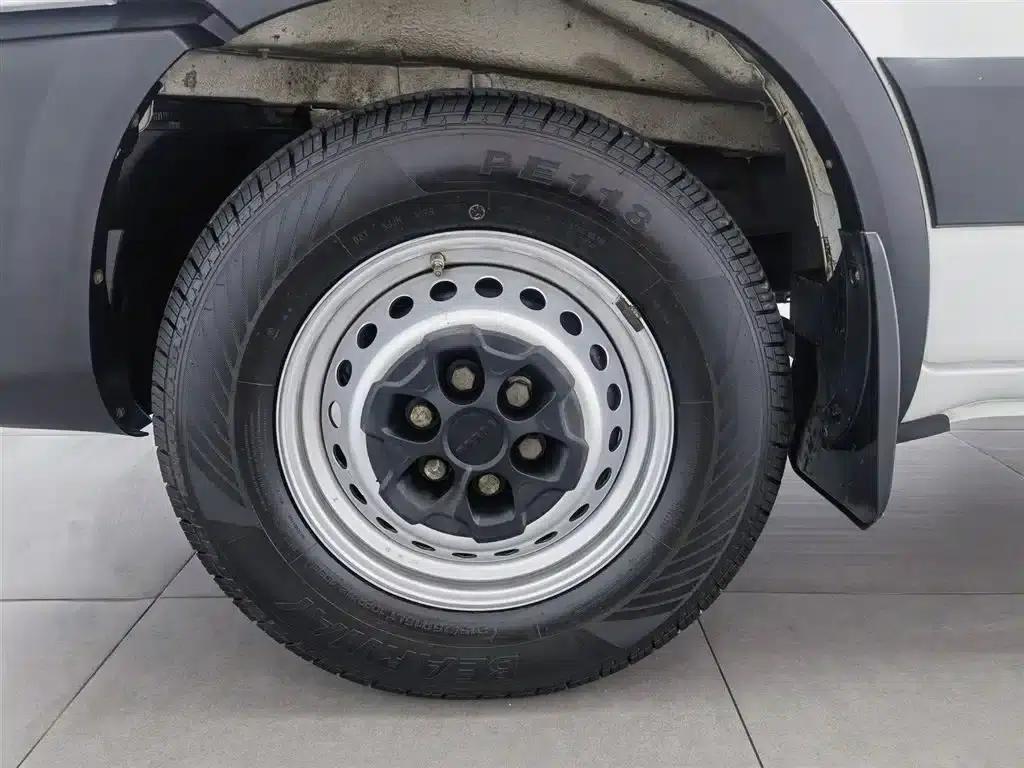 Iveco Daily 2021 2.0T Manual Short Wheelbase Low Roof Side Sliding Door F1A — миниатюра 17