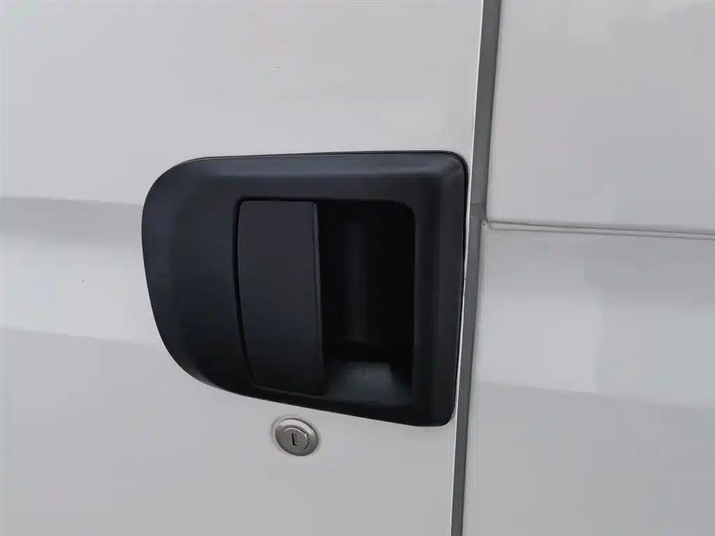 Iveco Daily 2021 2.0T Manual Short Wheelbase Low Roof Side Sliding Door F1A — миниатюра 18