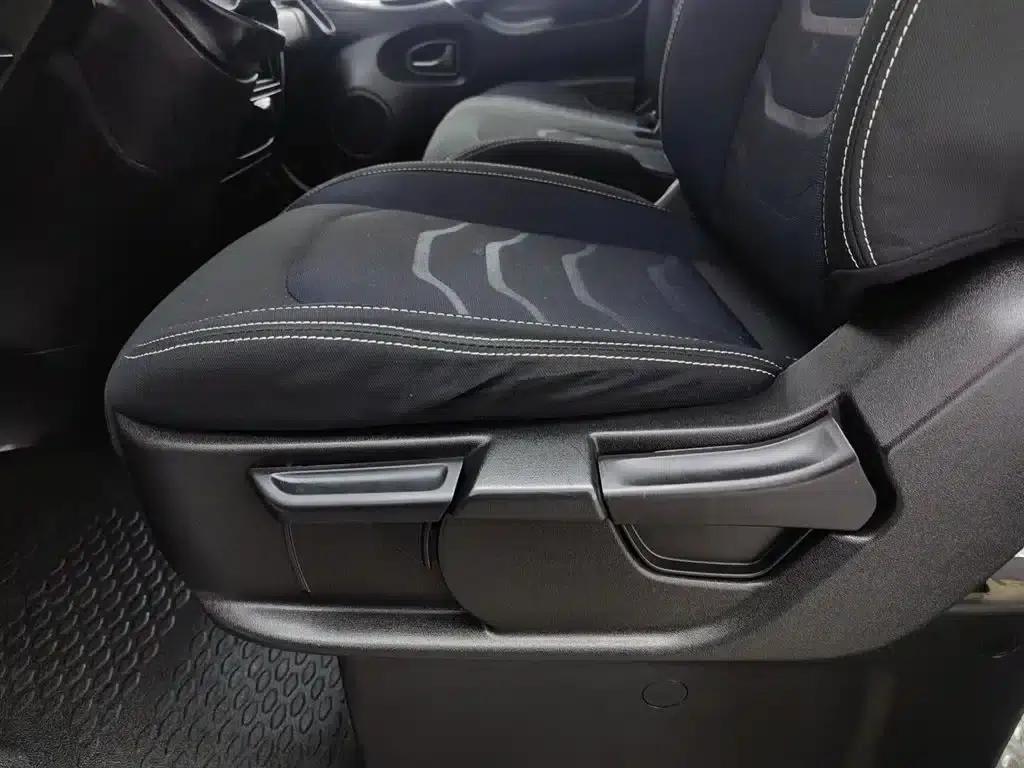 Iveco Daily 2021 2.0T Manual Short Wheelbase Low Roof Side Sliding Door F1A — миниатюра 20