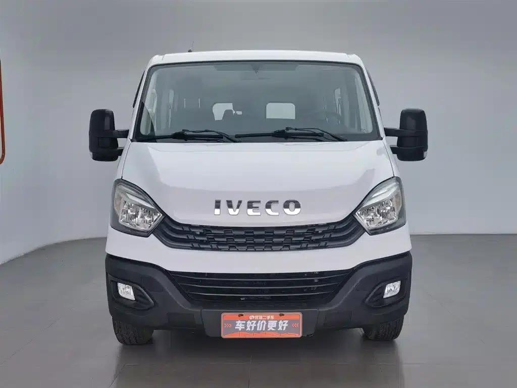 Iveco Daily 2021 2.0T Manual Short Wheelbase Low Roof Side Sliding Door F1A — миниатюра 3