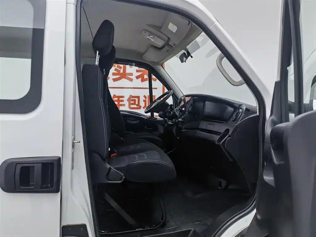 Iveco Daily 2021 2.0T Manual Short Wheelbase Low Roof Side Sliding Door F1A — миниатюра 23