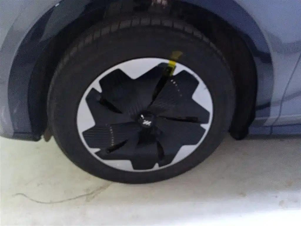 2023 Smart LS7 77kWh Urban Fit Rear-Wheel Drive — миниатюра 25