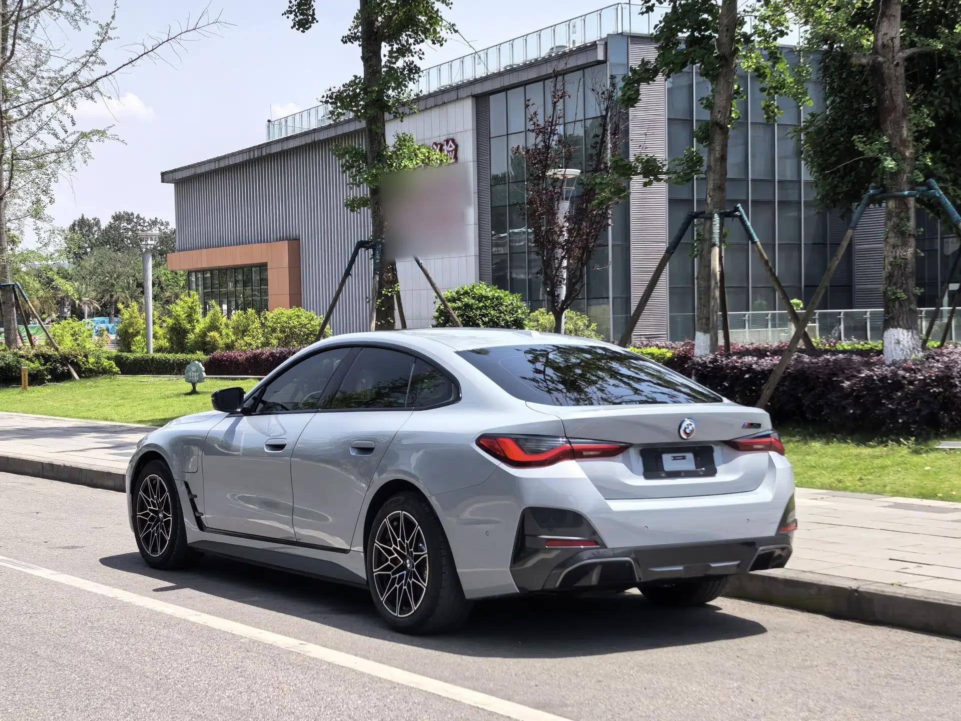 BMW i4 2023 eDrive35 — миниатюра 5