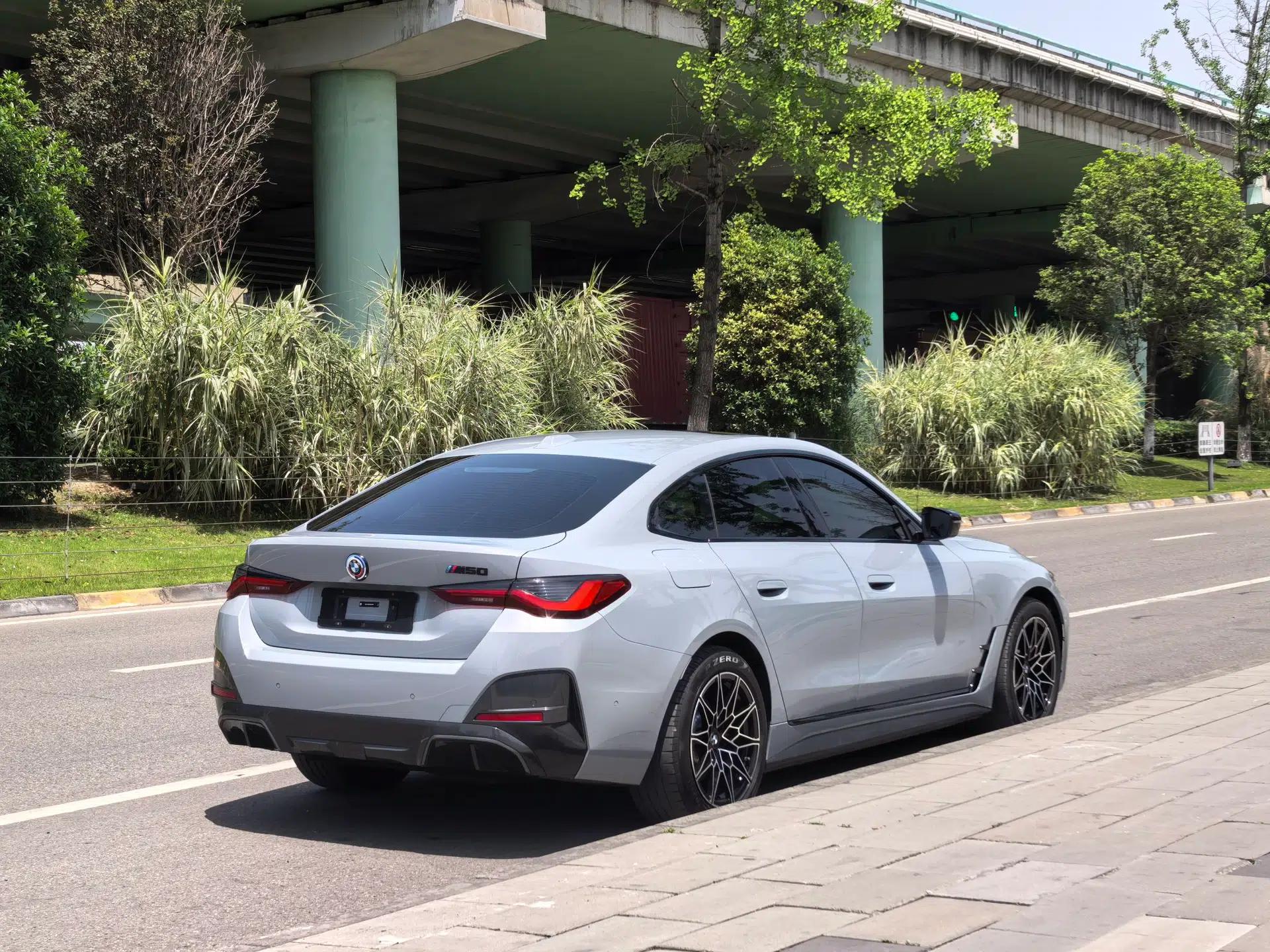 BMW i4 2023 eDrive35 — миниатюра 7