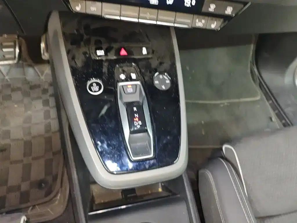 Audi Q5 e-tron 2022 Model 40 e-tron Starry Sky Edition Mech Suit Sun Chaser Edition — миниатюра 14