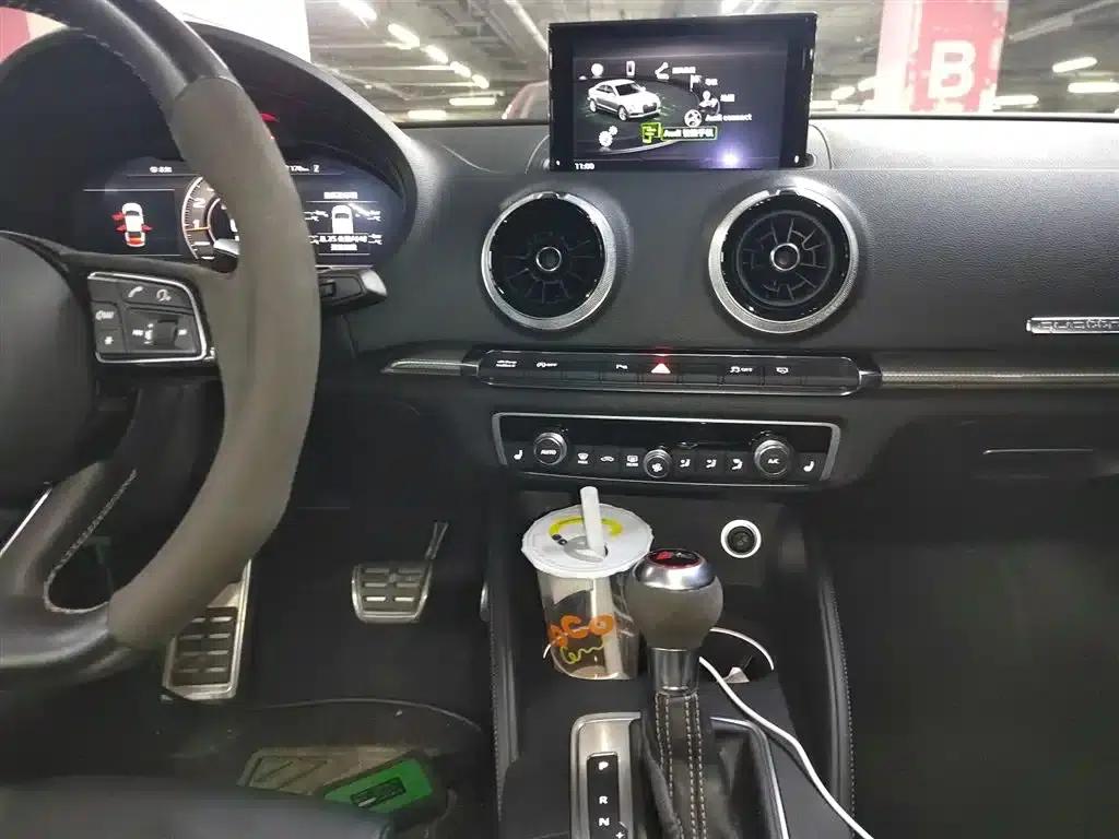 Audi RS 3 2017 RS 3 2.5T Limousine — миниатюра 9