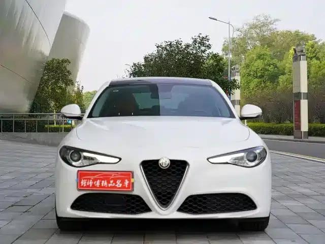 Giulia Juliet 2017 2.0T 200HP Luxury Edition