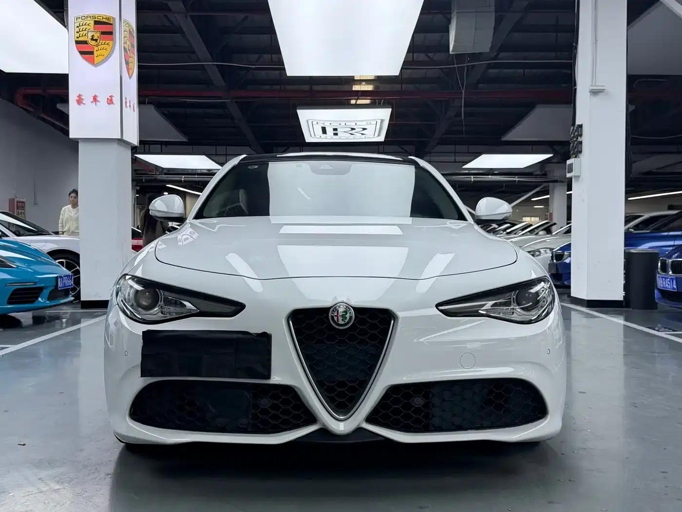 Giulia Juliet 2017 2.0T 280HP Luxury Edition — миниатюра 2