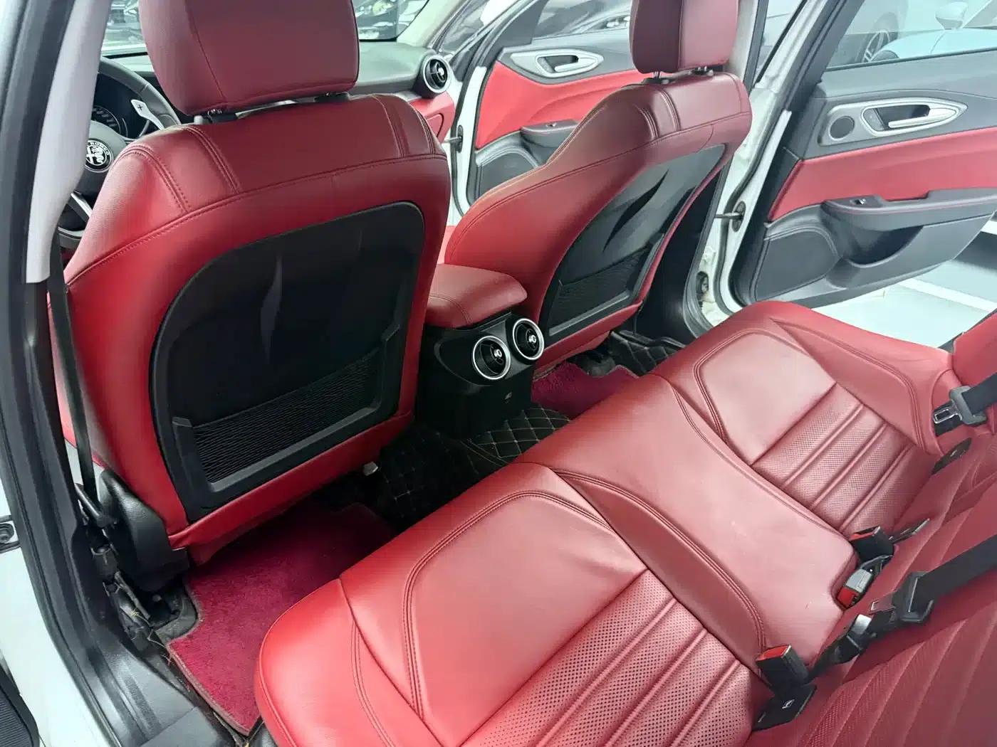Giulia Juliet 2017 2.0T 280HP Luxury Edition — миниатюра 12