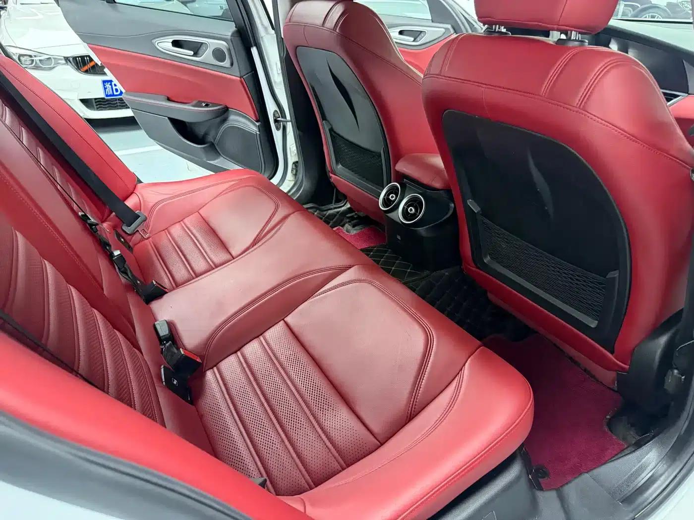 Giulia Juliet 2017 2.0T 280HP Luxury Edition — миниатюра 15
