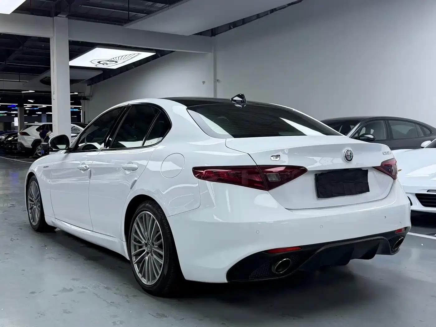 Giulia Juliet 2017 2.0T 280HP Luxury Edition — миниатюра 20