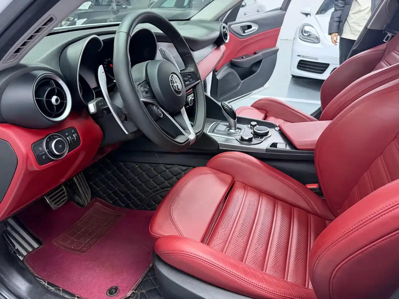Giulia Juliet 2017 2.0T 280HP Luxury Edition — миниатюра 4