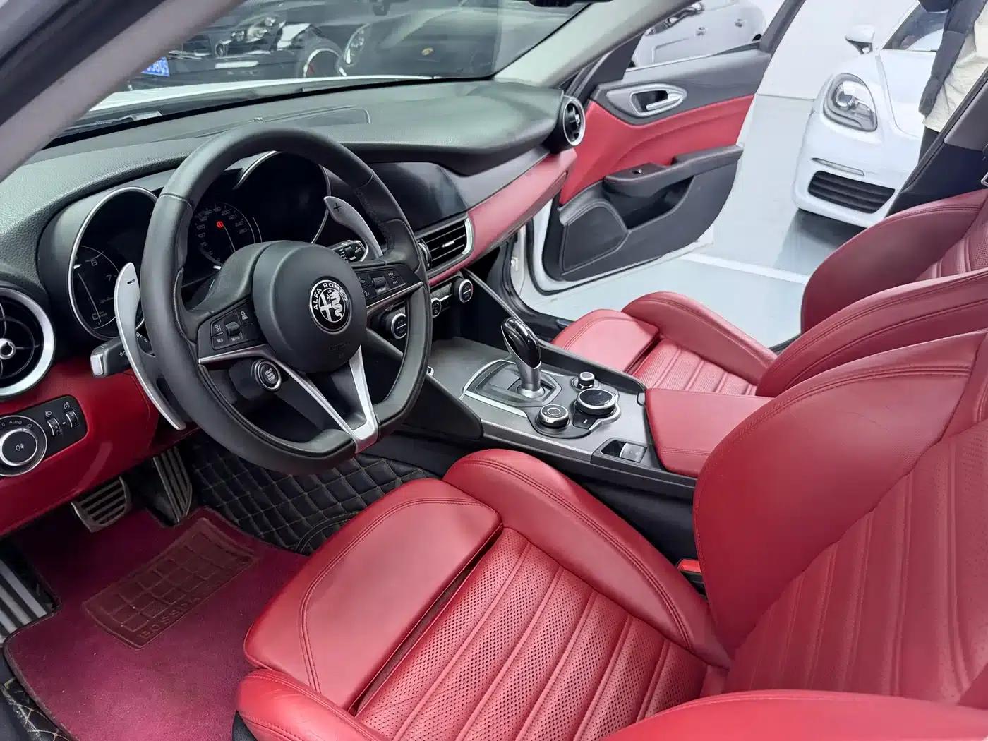 Giulia Juliet 2017 2.0T 280HP Luxury Edition — миниатюра 5