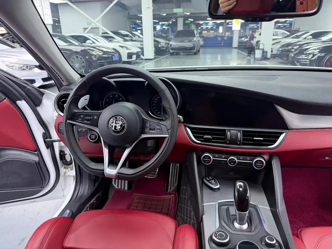Giulia Juliet 2017 2.0T 280HP Luxury Edition — миниатюра 10