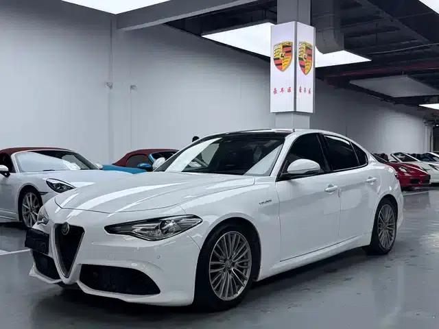 Giulia Juliet 2017 2.0T 280HP Luxury Edition