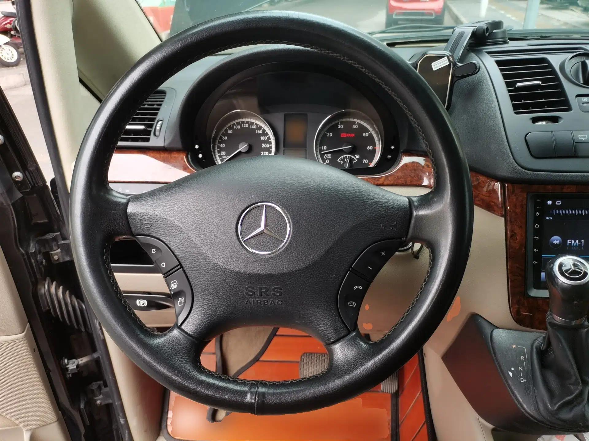 Mercedes-Benz Viano 2011 2.5L Luxury Edition — миниатюра 11