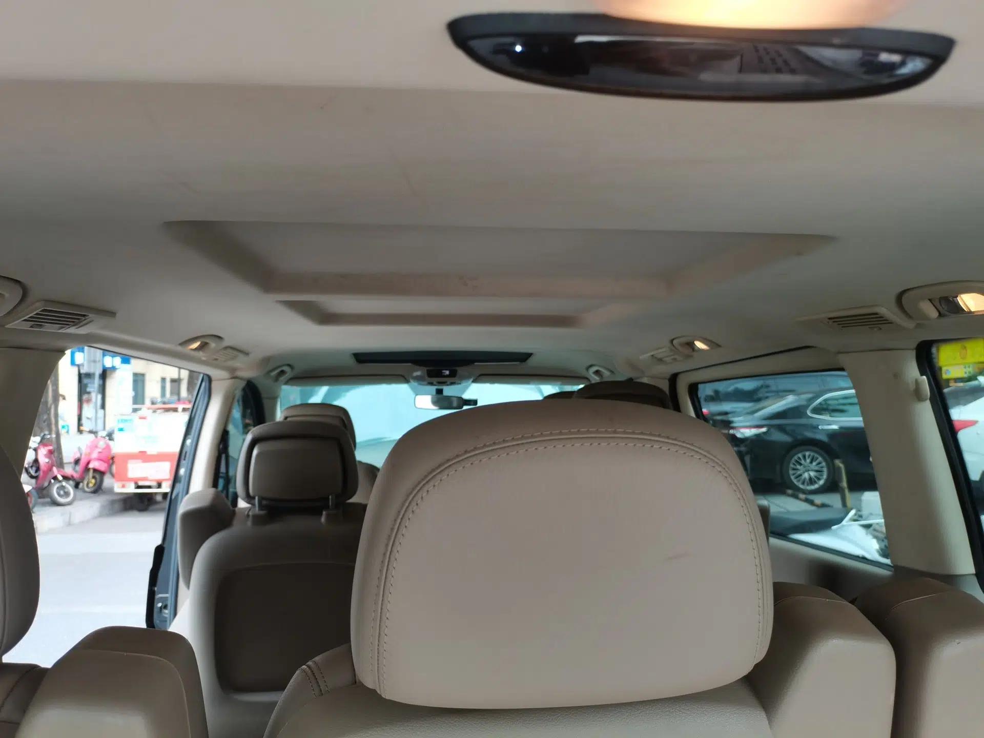 Mercedes-Benz Viano 2011 2.5L Luxury Edition — миниатюра 19