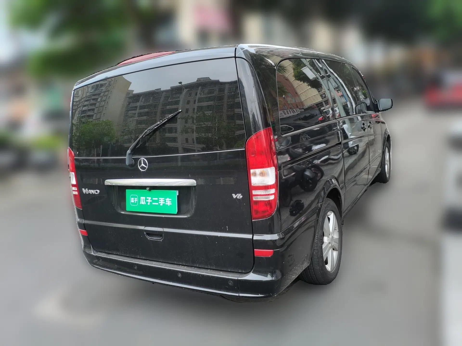 Mercedes-Benz Viano 2011 2.5L Luxury Edition — миниатюра 6