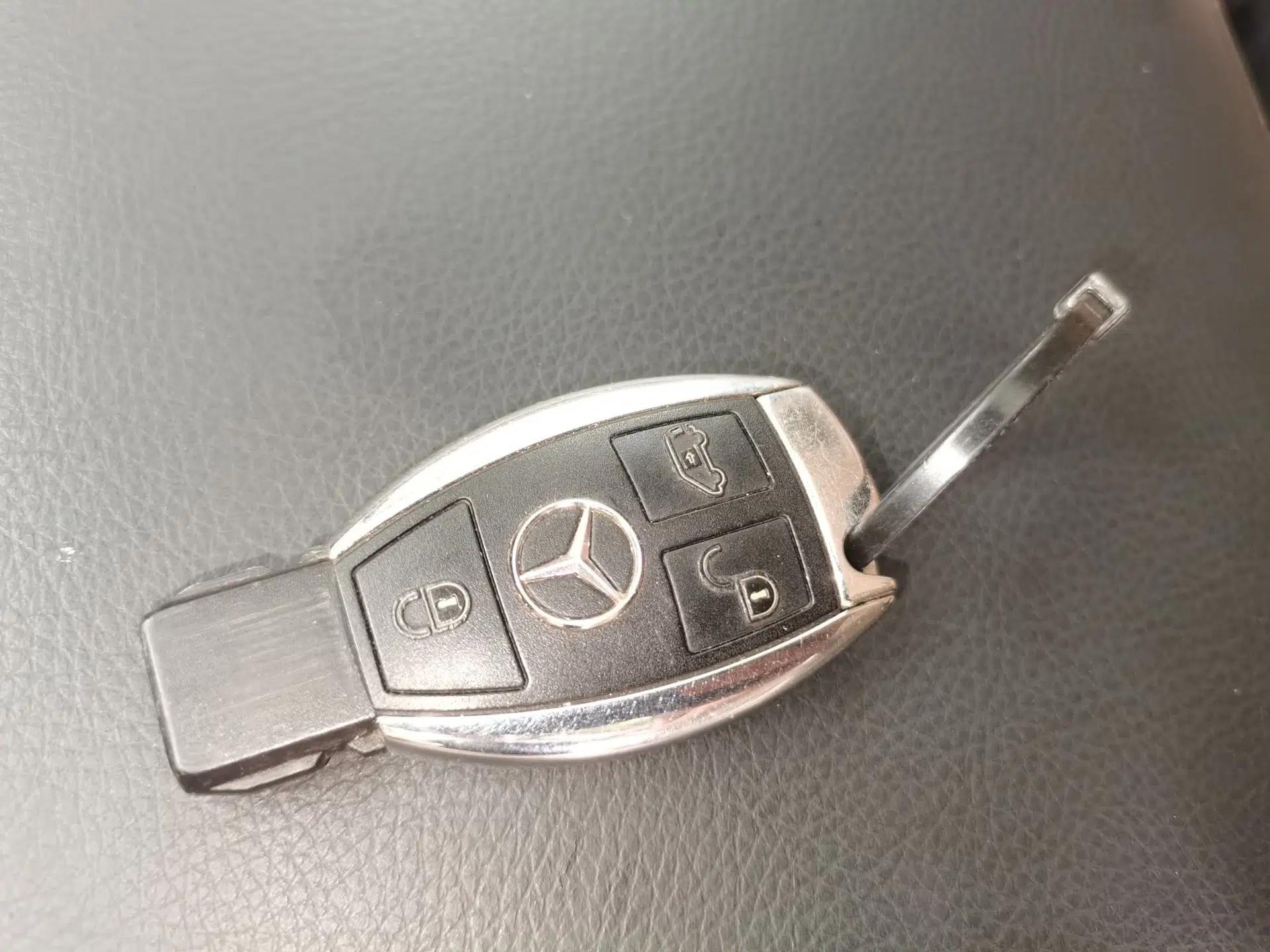 Mercedes-Benz Viano 2011 2.5L Luxury Edition — миниатюра 9