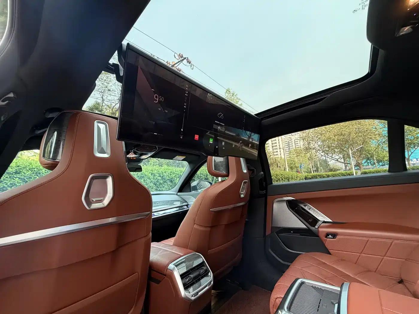 BMW i7 2023 eDrive50L M Sport Package — миниатюра 13