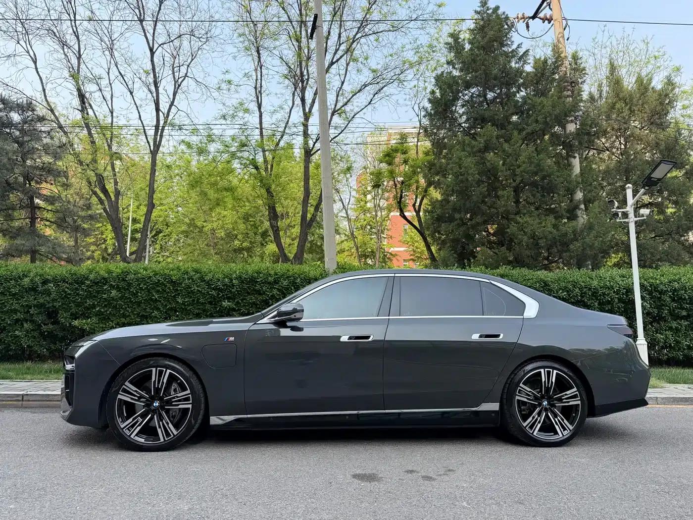 BMW i7 2023 eDrive50L M Sport Package — миниатюра 3