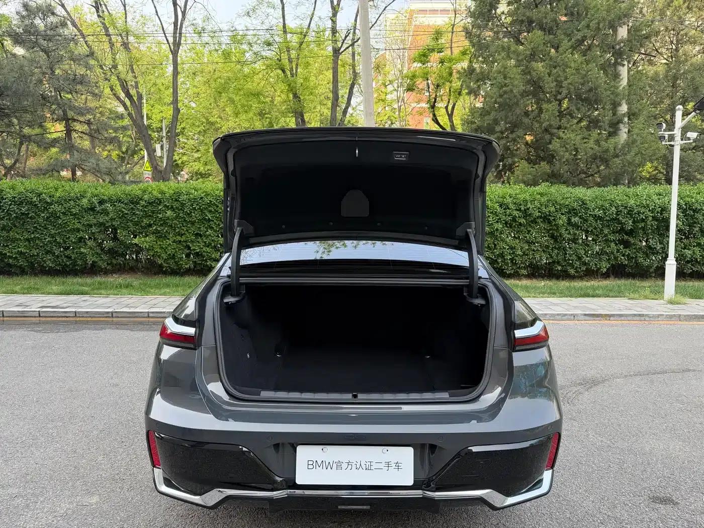 BMW i7 2023 eDrive50L M Sport Package — миниатюра 6