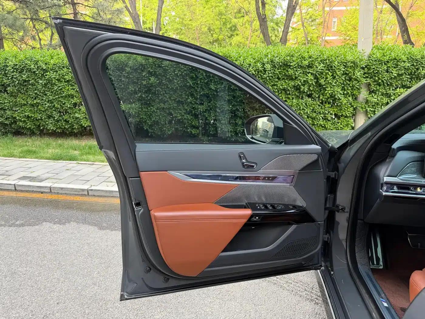 BMW i7 2023 eDrive50L M Sport Package — миниатюра 7