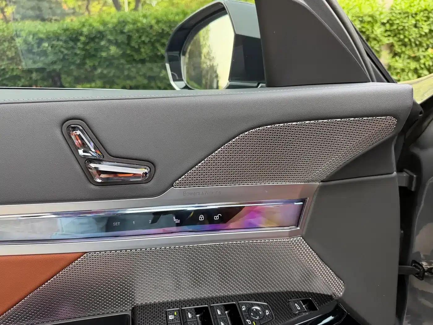 BMW i7 2023 eDrive50L M Sport Package — миниатюра 8