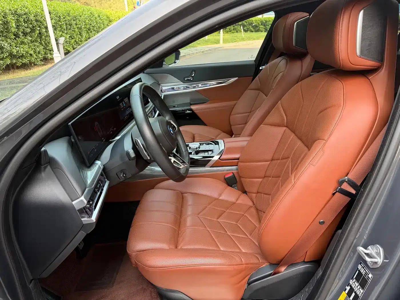 BMW i7 2023 eDrive50L M Sport Package — миниатюра 9