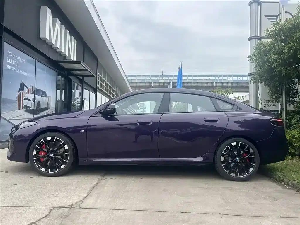 2025 BMW M235L — миниатюра 3
