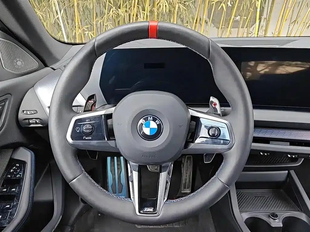2025 BMW M235L — миниатюра 7