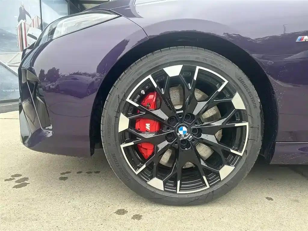 2025 BMW M235L — миниатюра 10