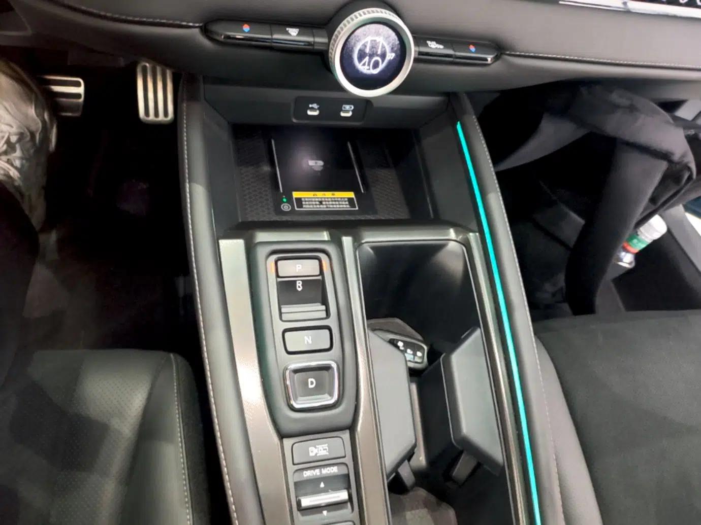 Honda Accord New Energy 2023 2.0L ePHEV Flagship Edition — миниатюра 16