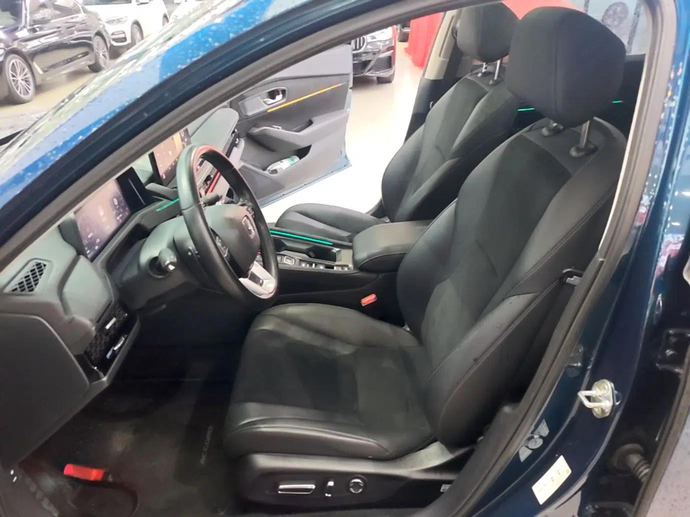 Honda Accord New Energy 2023 2.0L ePHEV Flagship Edition — миниатюра 17