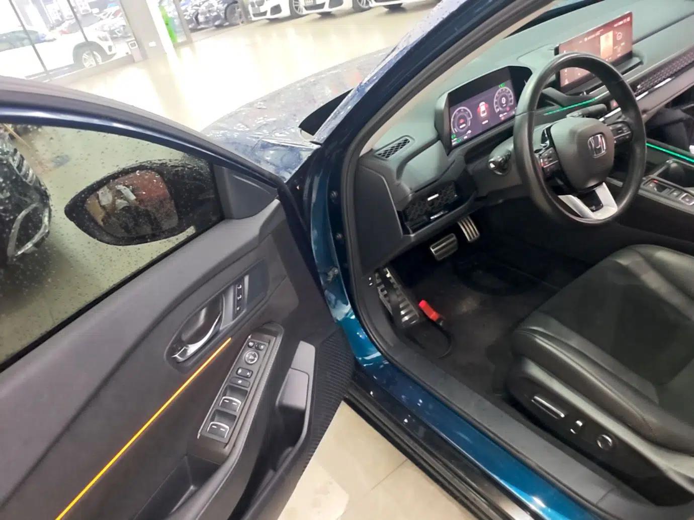 Honda Accord New Energy 2023 2.0L ePHEV Flagship Edition — миниатюра 18