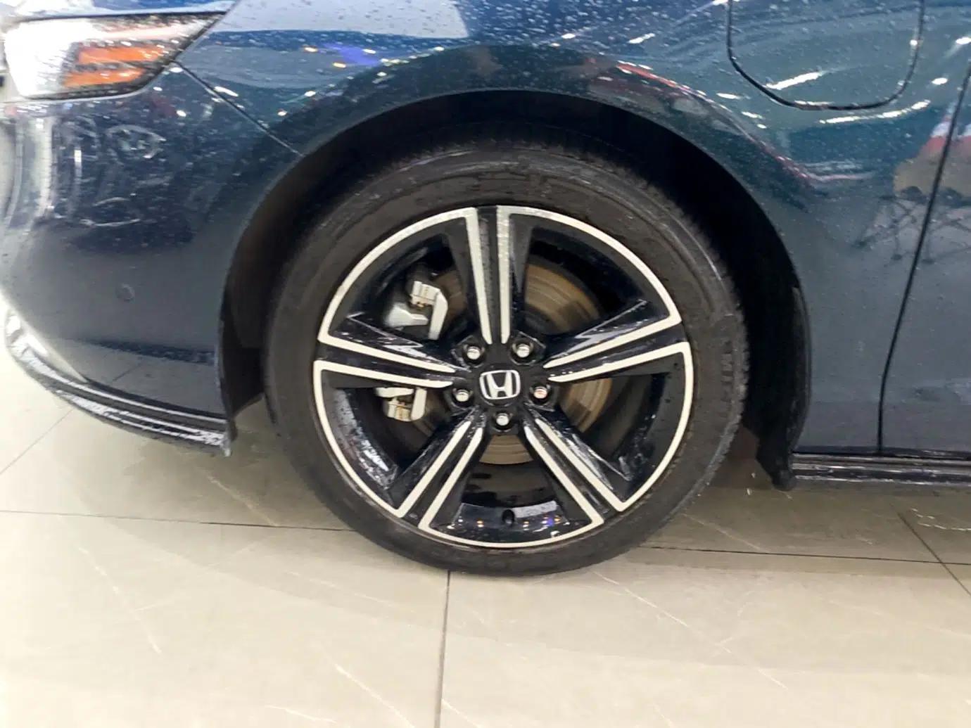 Honda Accord New Energy 2023 2.0L ePHEV Flagship Edition — миниатюра 9