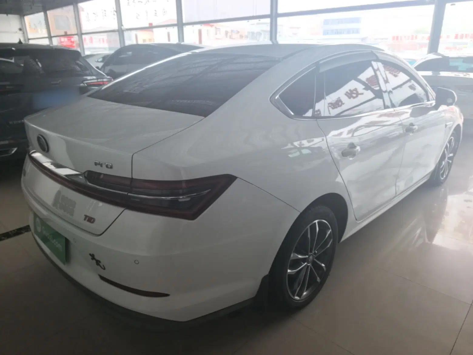 BYD Qin Pro 2018 1.5TI Automatic Smart Connect Luxury Edition — миниатюра 6