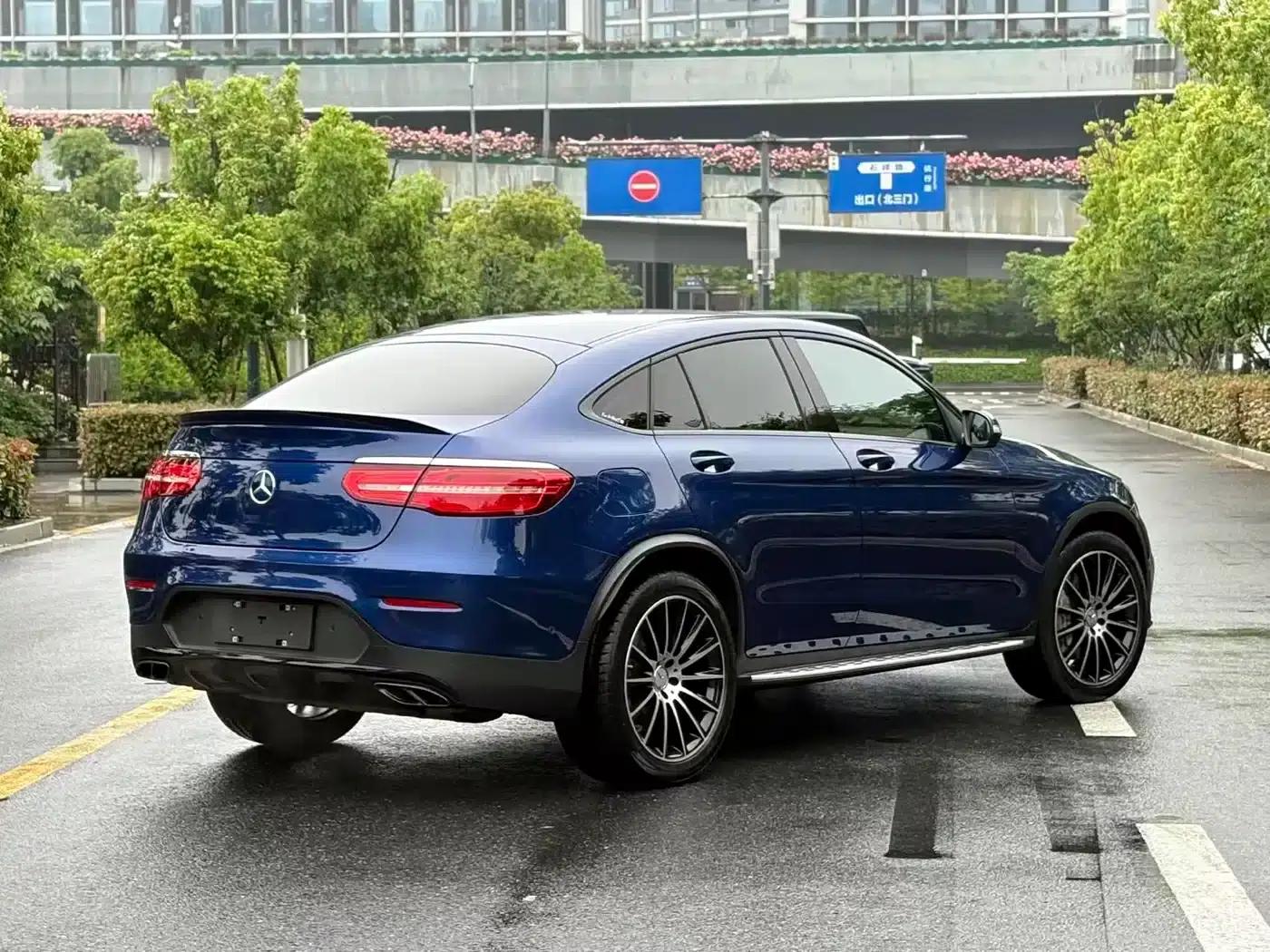 Mercedes-Benz GLC Coupe AMG 2017 AMG GLC 43 4MATIC Coupe SUV — миниатюра 5