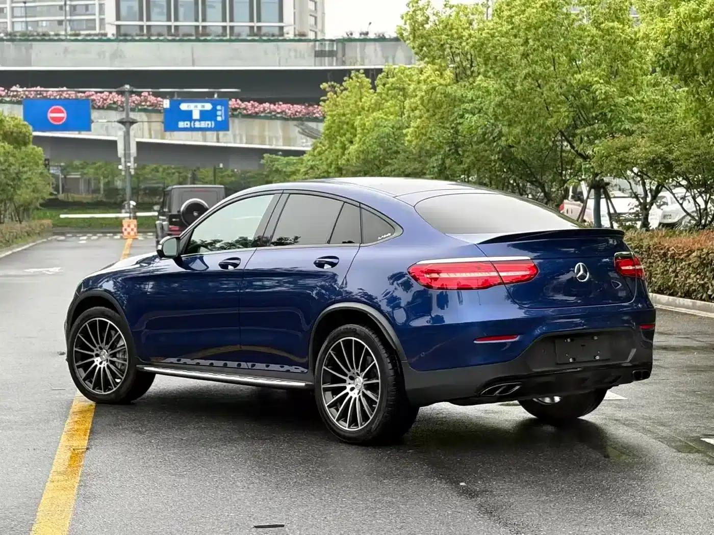 Mercedes-Benz GLC Coupe AMG 2017 AMG GLC 43 4MATIC Coupe SUV — миниатюра 7