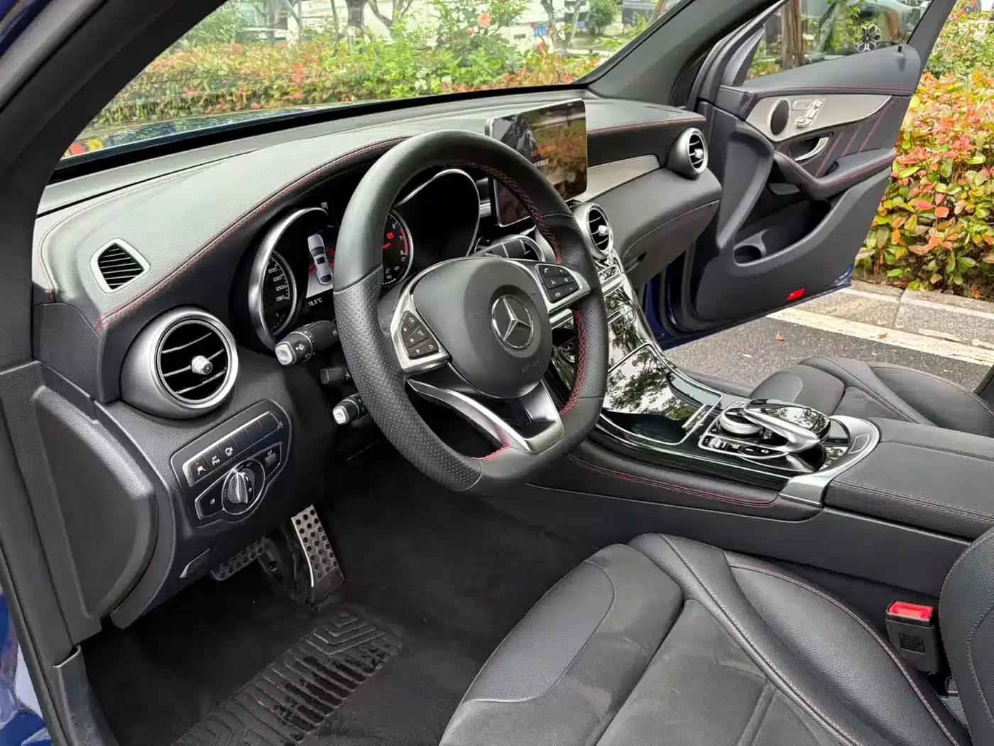 Mercedes-Benz GLC Coupe AMG 2017 AMG GLC 43 4MATIC Coupe SUV — миниатюра 8