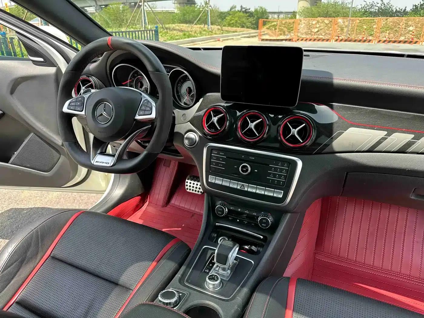 2017 Mercedes-Benz GLA AMG 45 4MATIC — миниатюра 11