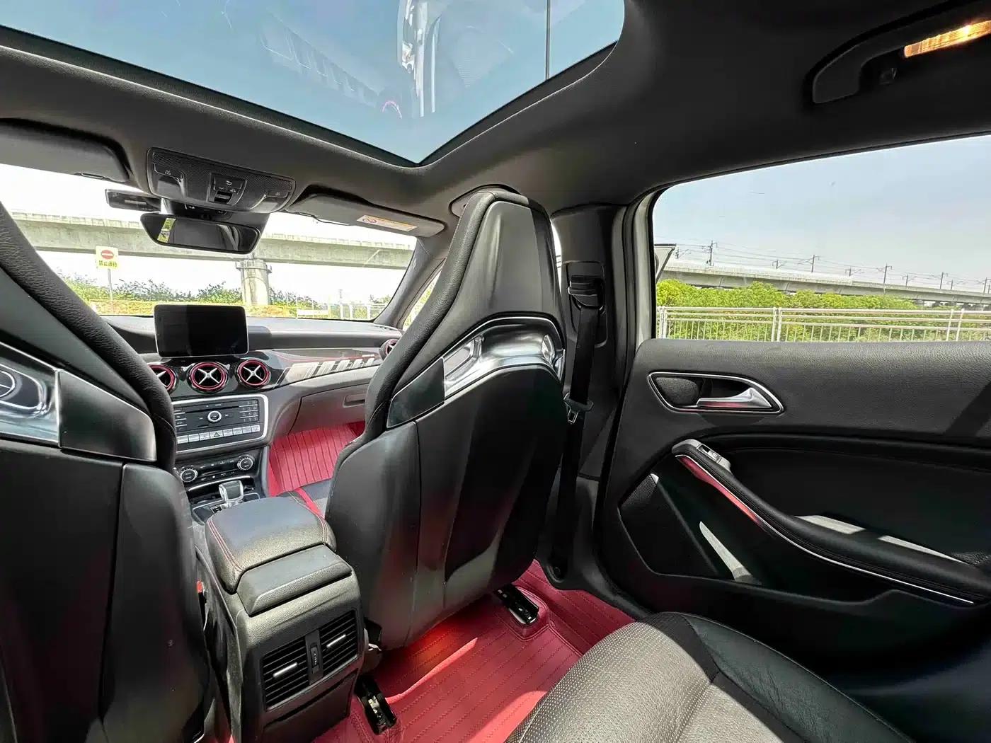 2017 Mercedes-Benz GLA AMG 45 4MATIC — миниатюра 14