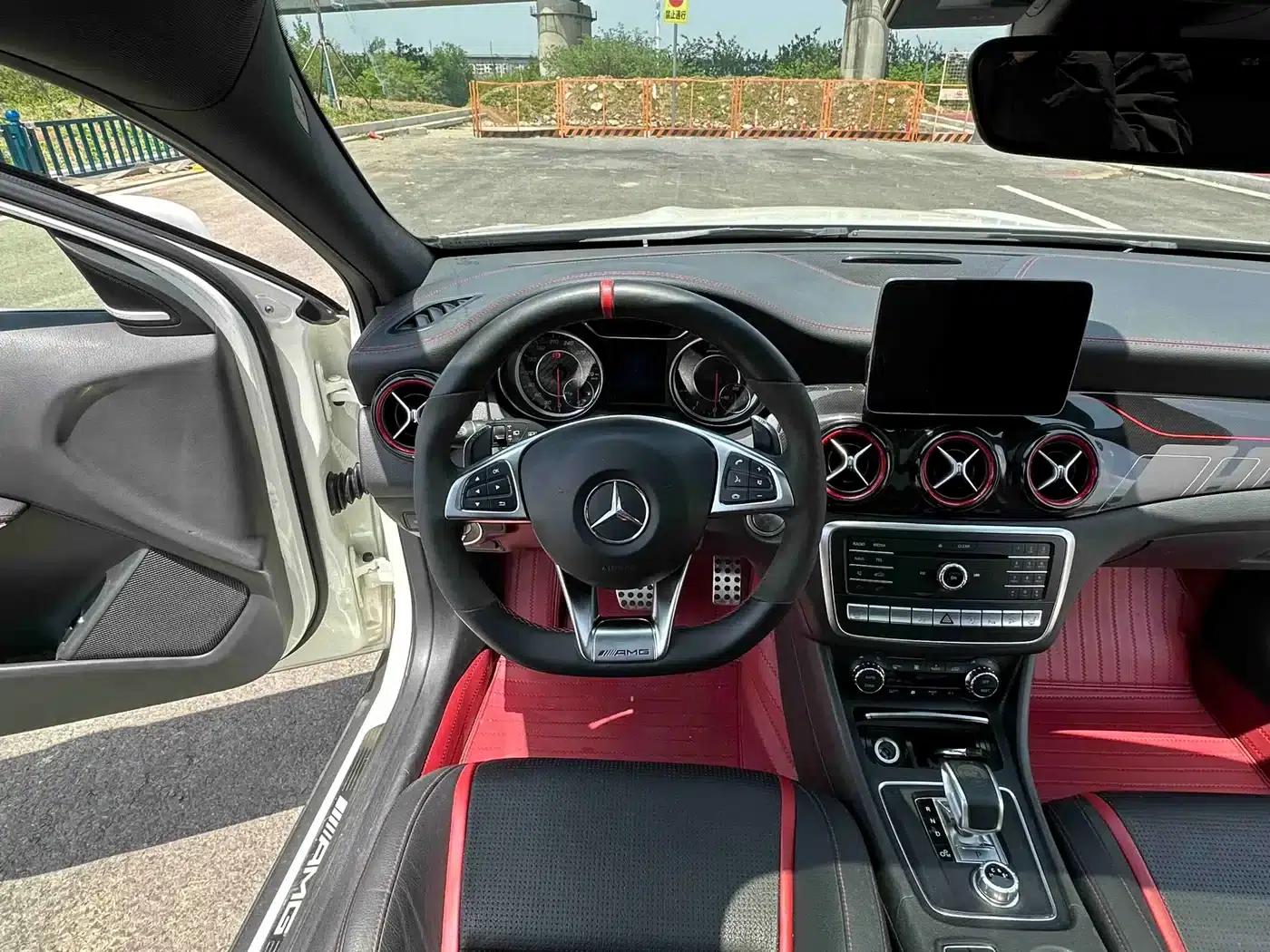 2017 Mercedes-Benz GLA AMG 45 4MATIC — миниатюра 17