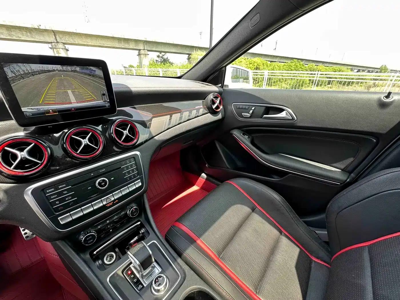 2017 Mercedes-Benz GLA AMG 45 4MATIC — миниатюра 18
