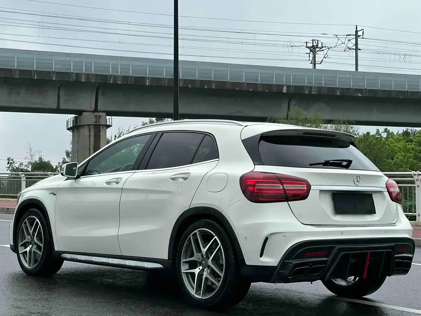 2017 Mercedes-Benz GLA AMG 45 4MATIC — миниатюра 29