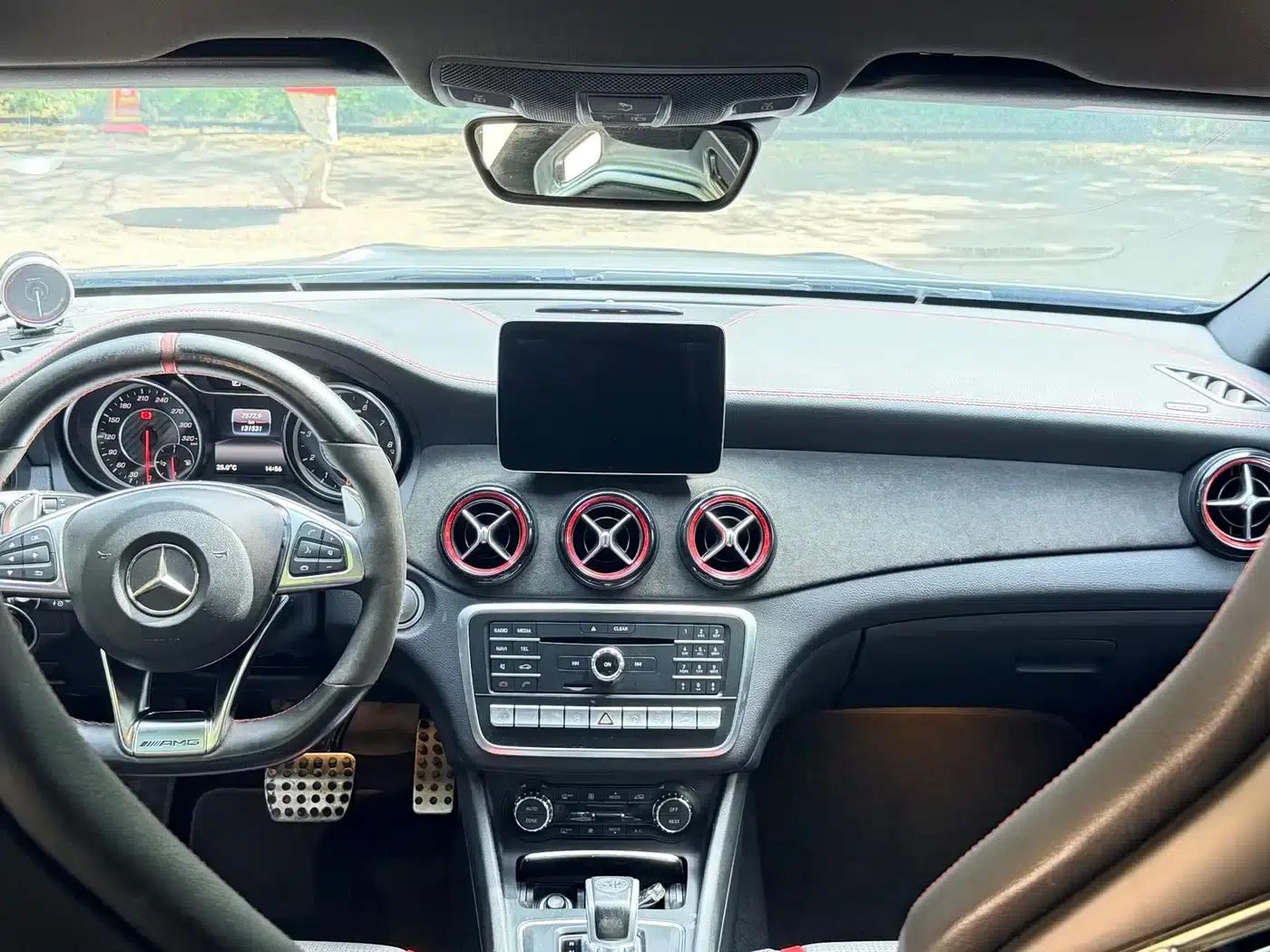 2017 Mercedes-Benz GLA AMG 45 4MATIC — миниатюра 13