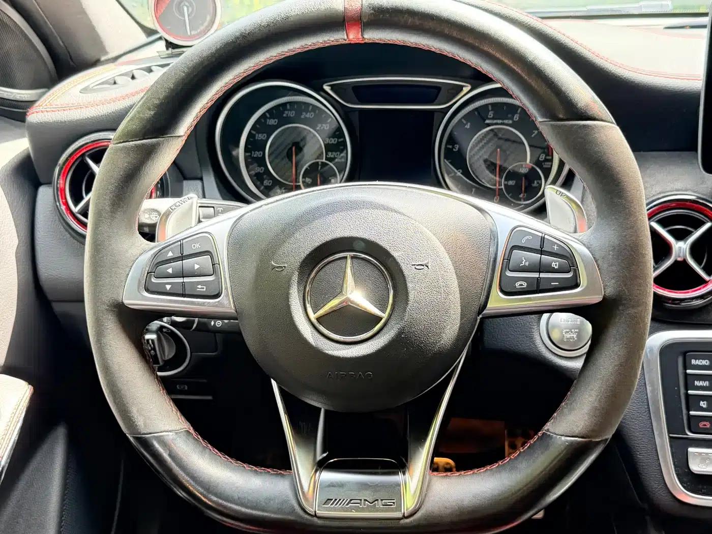2017 Mercedes-Benz GLA AMG 45 4MATIC — миниатюра 14