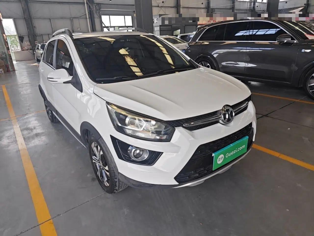 BAIC Senova X25 2015 1.5L Automatic Elite Model — миниатюра 3