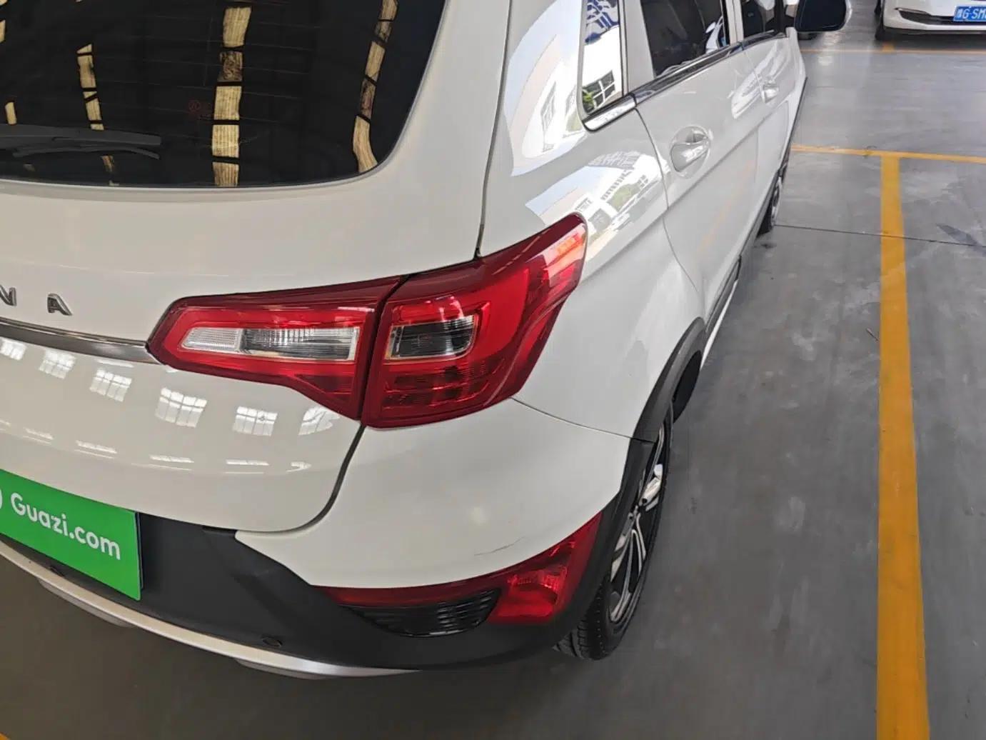 BAIC Senova X25 2015 1.5L Automatic Elite Model — миниатюра 7